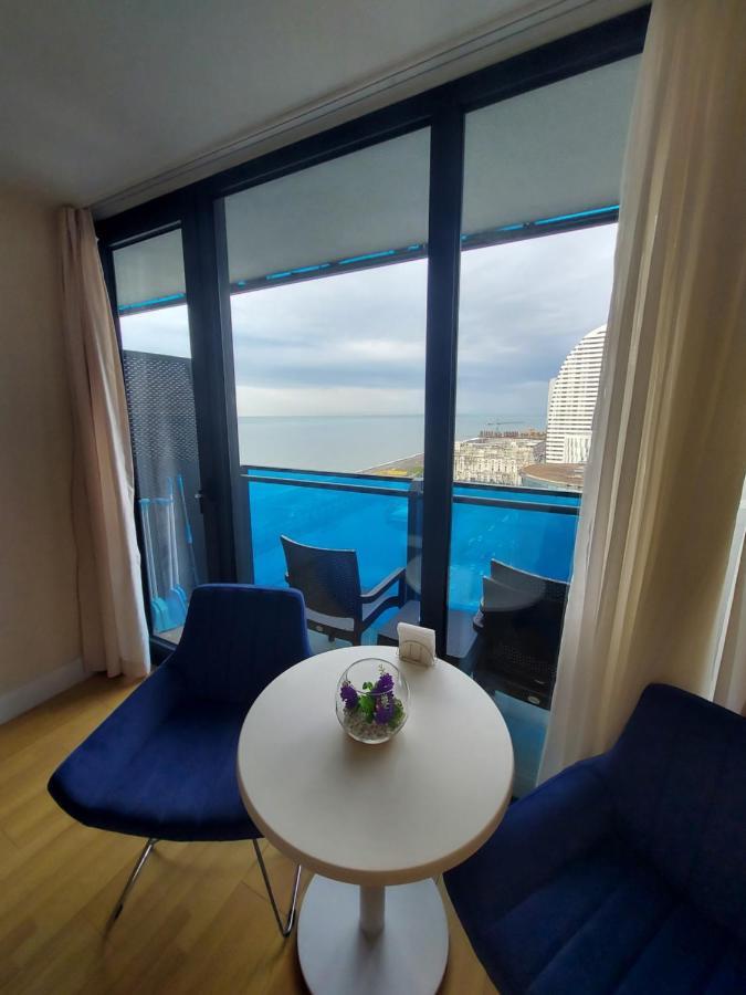 Apartmán Номера На Высоких Этажах 24,31 Batumi Exteriér fotografie