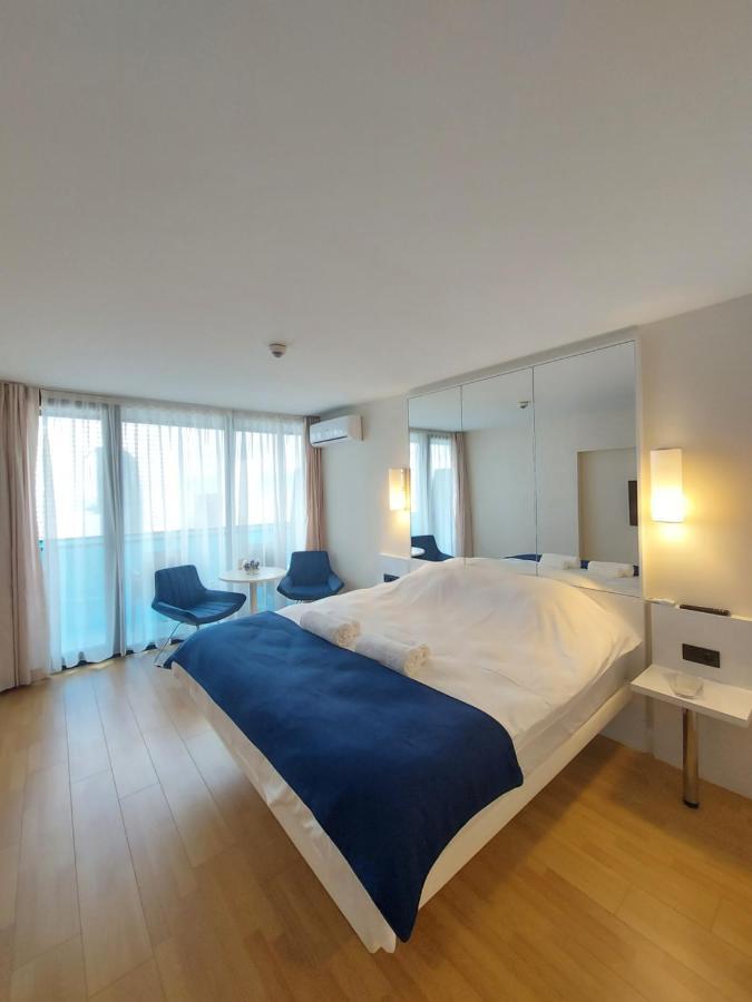 Apartmán Номера На Высоких Этажах 24,31 Batumi Exteriér fotografie