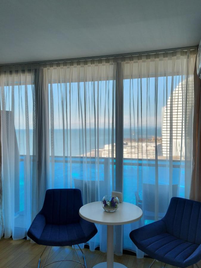 Apartmán Номера На Высоких Этажах 24,31 Batumi Pokoj fotografie