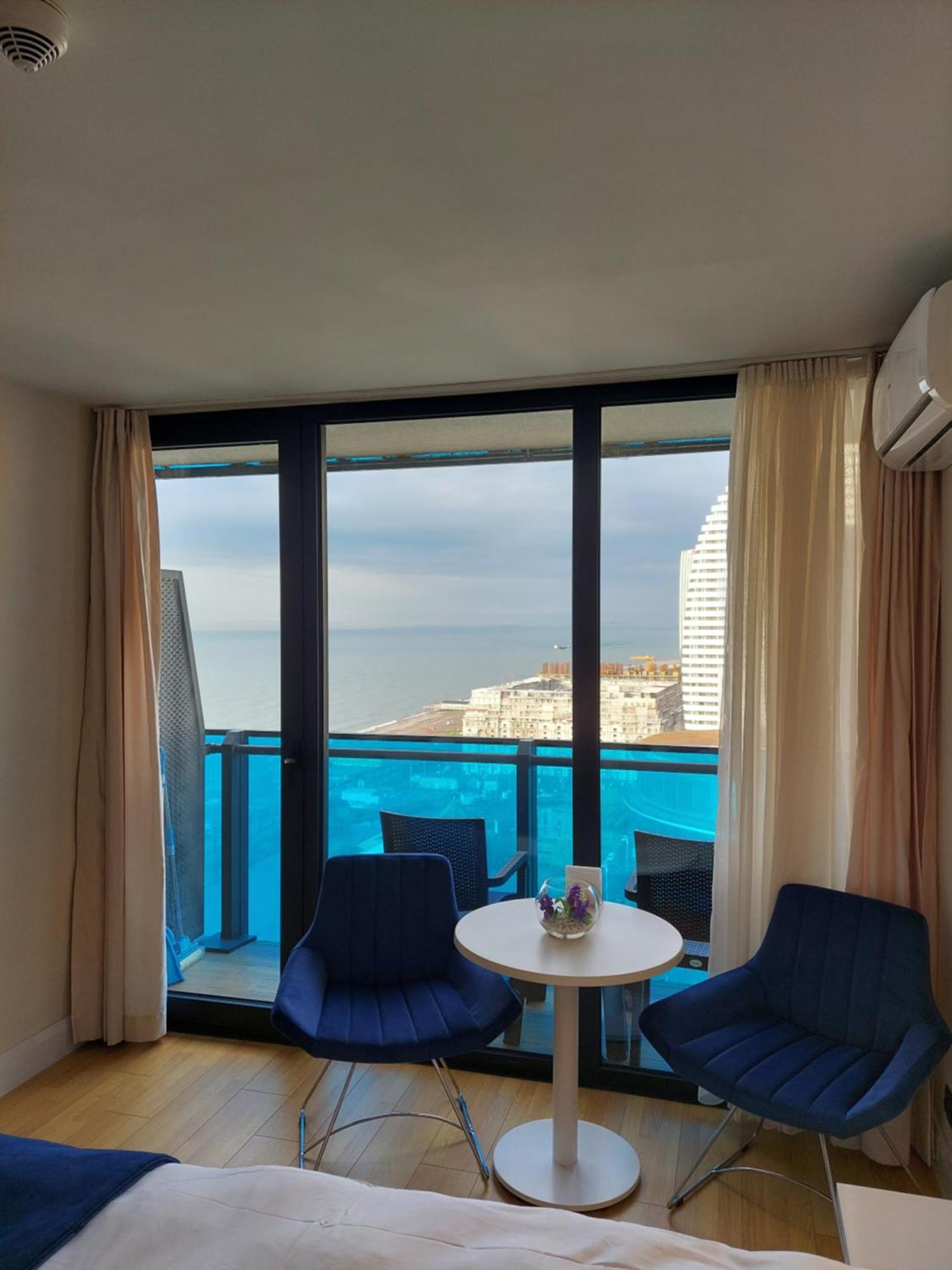 Apartmán Номера На Высоких Этажах 24,31 Batumi Pokoj fotografie